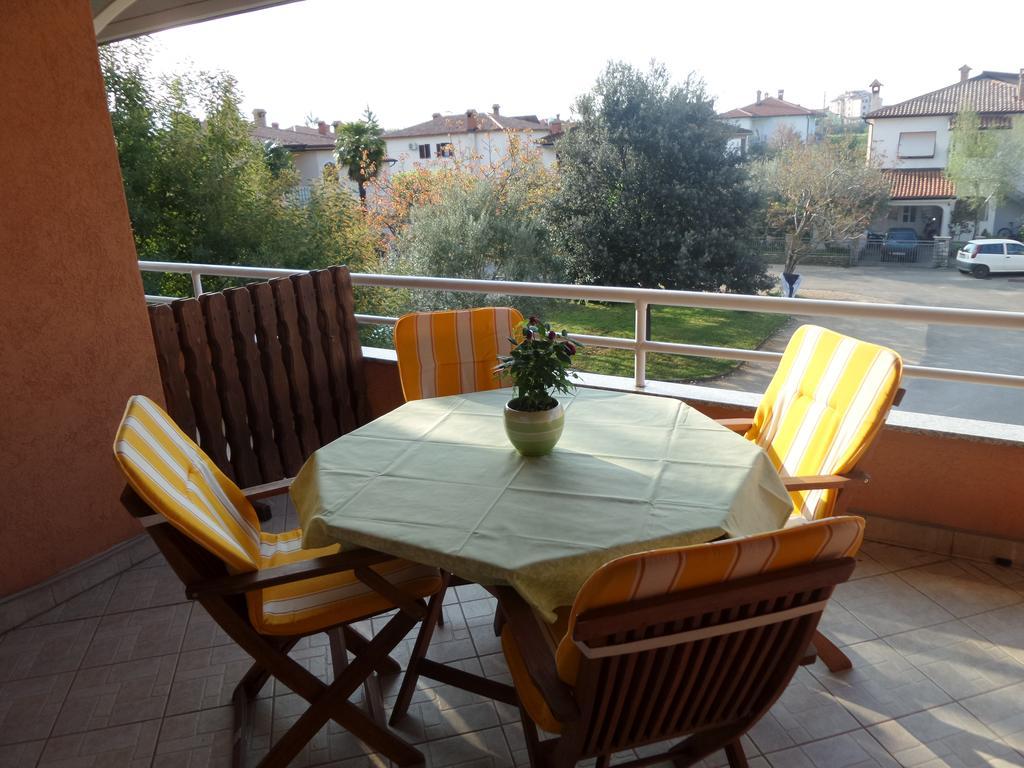 Apartmani Lina Умаг Экстерьер фото