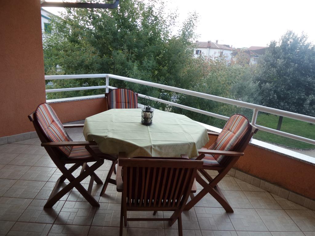 Apartmani Lina Умаг Экстерьер фото