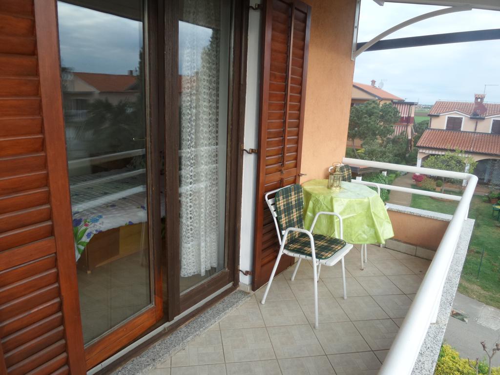 Apartmani Lina Умаг Экстерьер фото