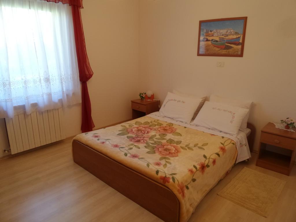 Apartmani Lina Умаг Экстерьер фото